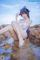 Coser @ 抖 娘 - 利 世: 獒 犬 海边 泳装 (41 photos)